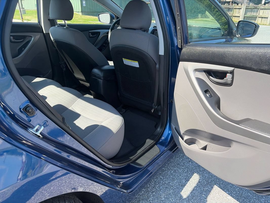 Used 2016 Hyundai Elantra SE FWD image 13