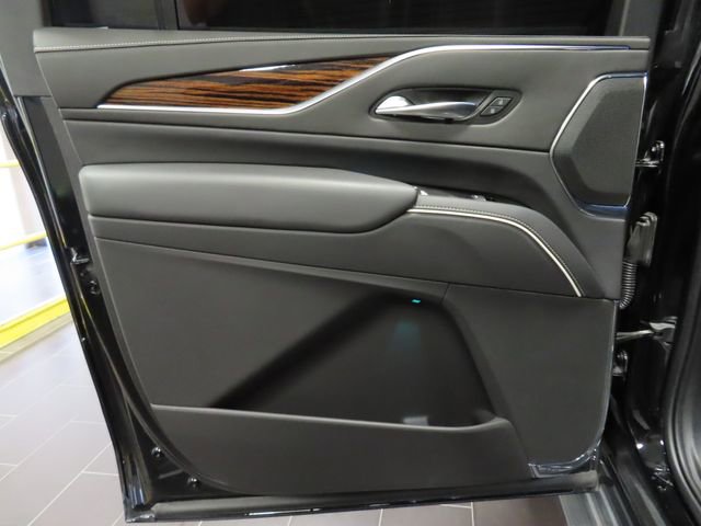 Certified 2022 Cadillac Escalade ESV Luxury RWD image 10