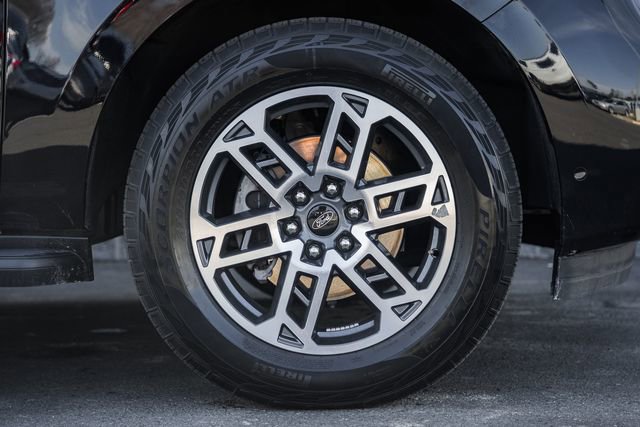 Used 2025 Ford Expedition Active image 27