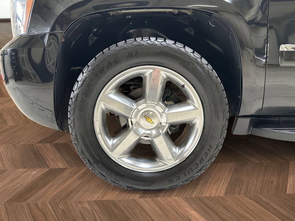 Used 2014 Chevrolet Suburban LTZ AWD/4WD image 25