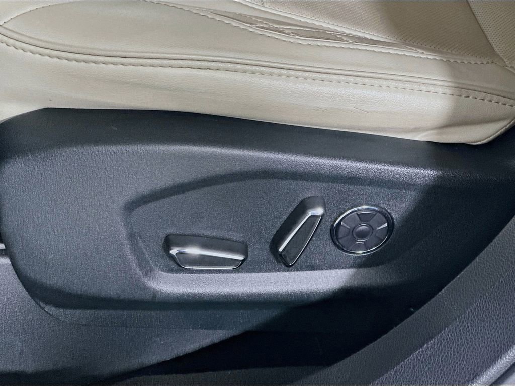 Used 2018 Ford Explorer Platinum image 22