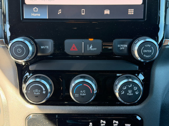 New 2026 RAM 1500 Express AWD/4WD image 17