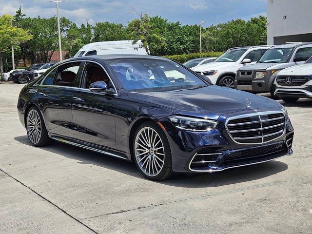 Used 2022 Mercedes-Benz S 580 4MATIC Sedan image 3