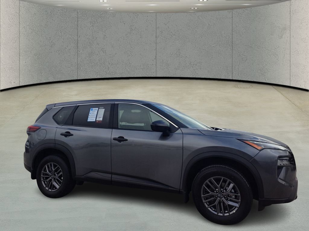 Used 2026 Nissan Rogue S image 3