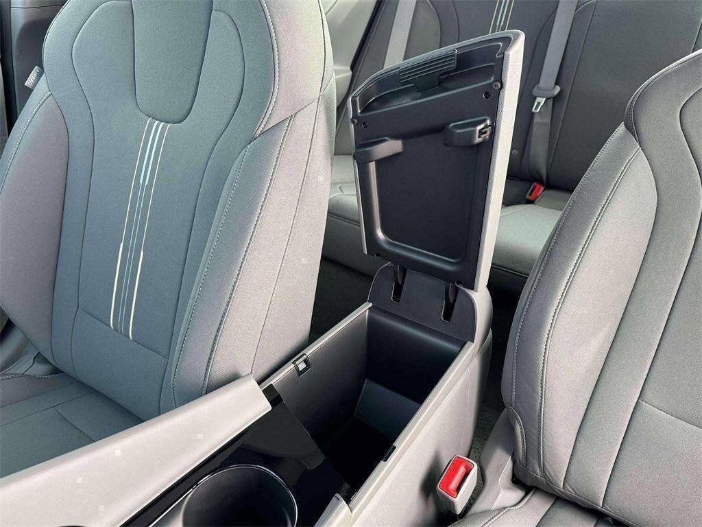 Used 2026 Hyundai Elantra Hybrid FWD image 18