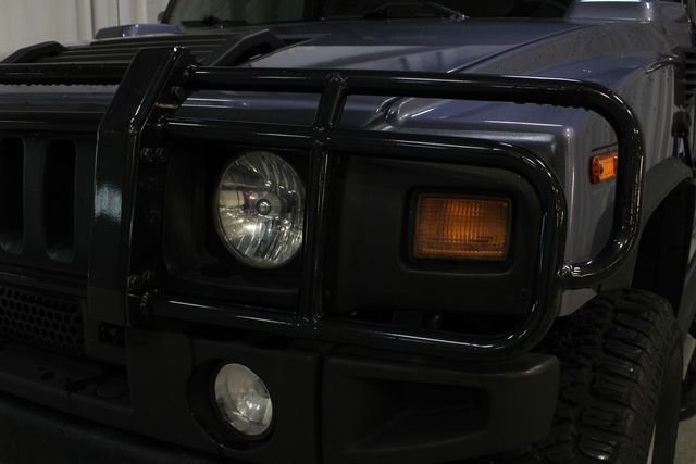 Used 2004 HUMMER H2 w/ Preferred Equipment Group image 33
