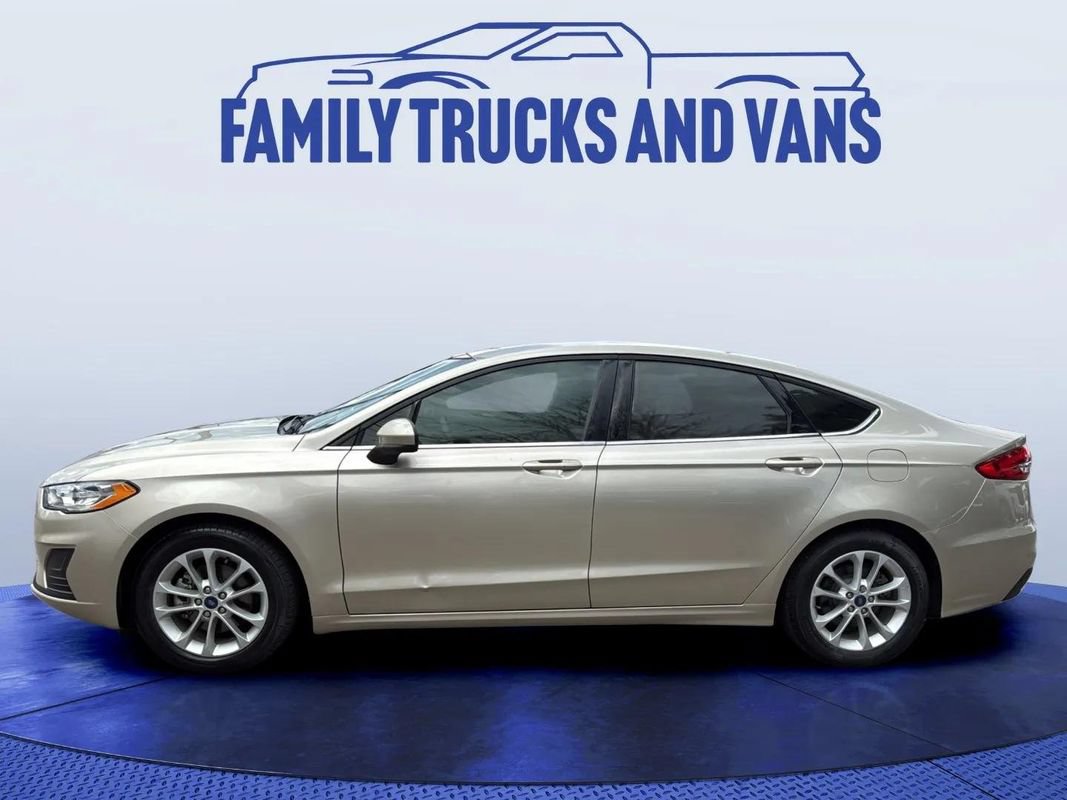 Used 2019 Ford Fusion SE FWD image 2