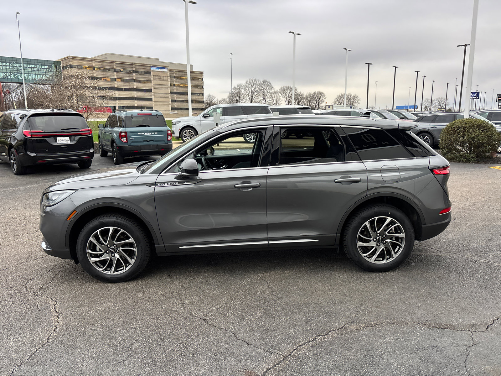 Used 2022 Lincoln Corsair FWD image 4