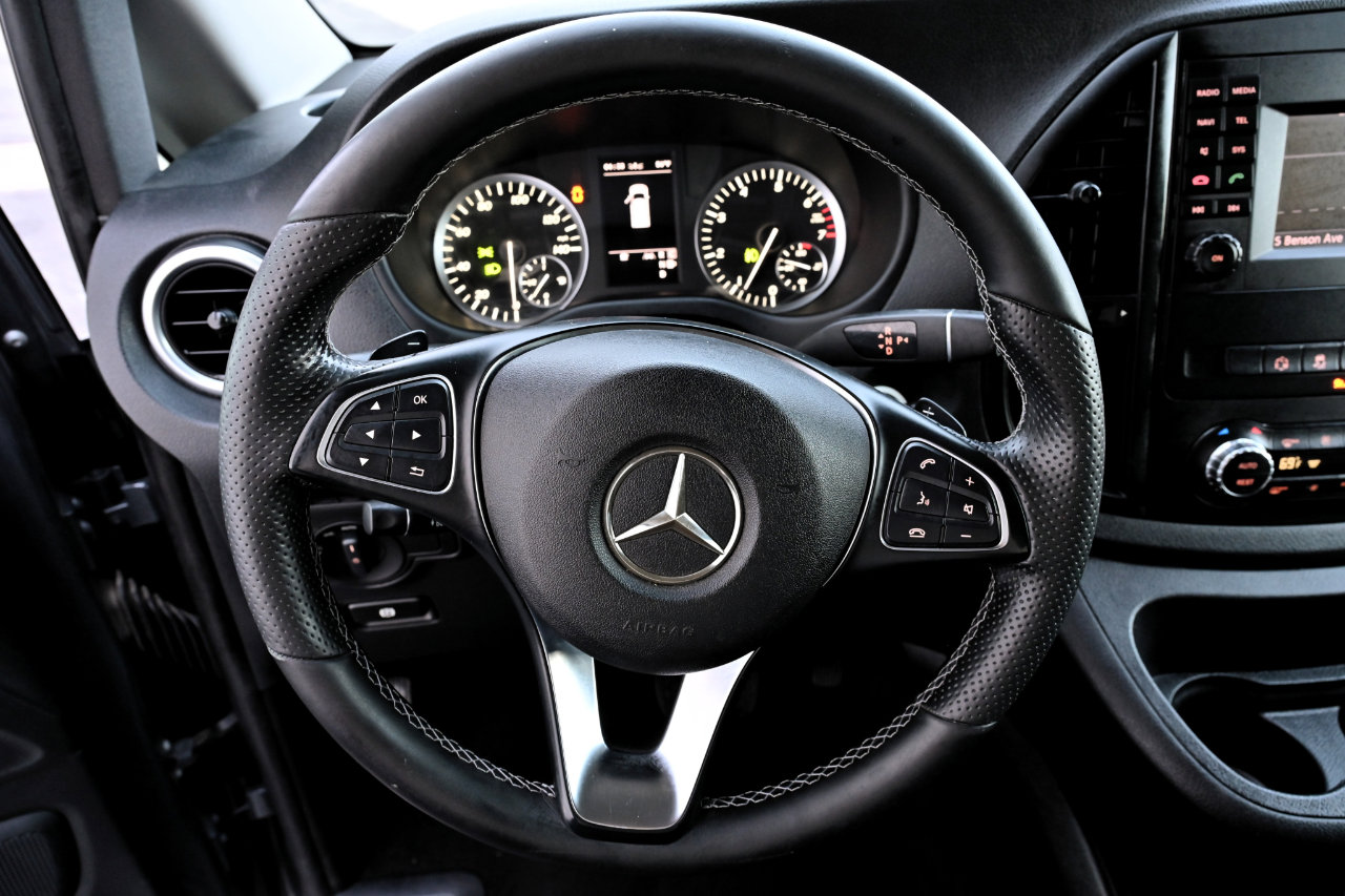 Used 2016 Mercedes-Benz Metris Passenger image 19