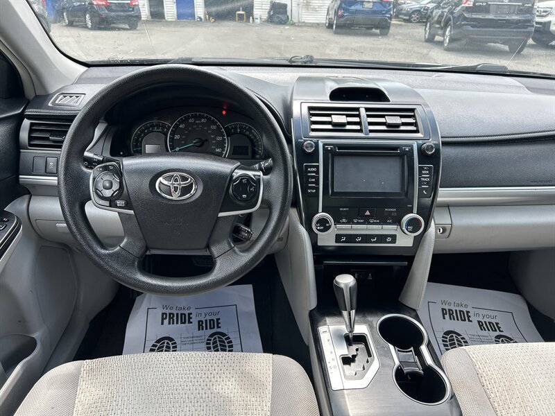 Used 2014 Toyota Camry LE FWD image 12