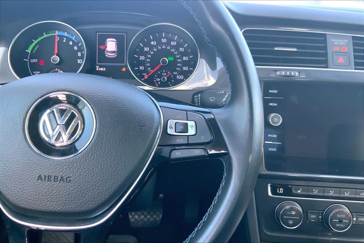 Used 2019 Volkswagen e-Golf SE w/ Driver Assistance Package FWD image 25