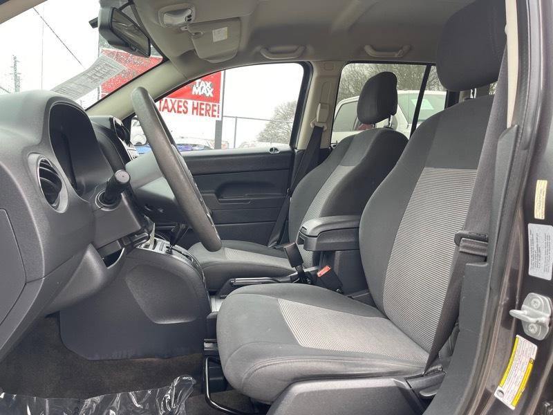 Used 2017 Jeep Compass Sport FWD image 8