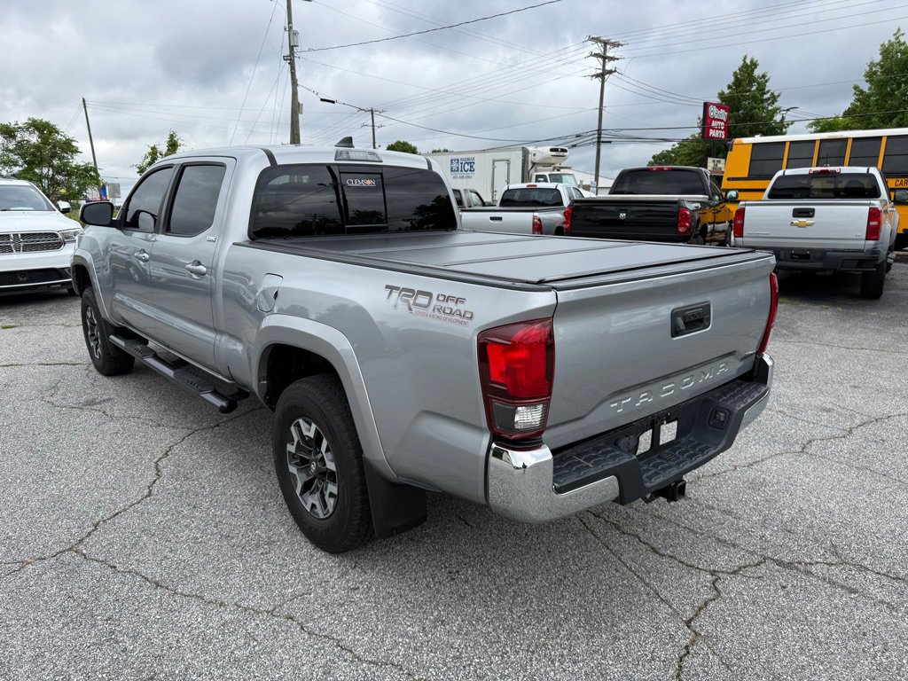 Used 2019 Toyota Tacoma SR5 AWD/4WD image 5