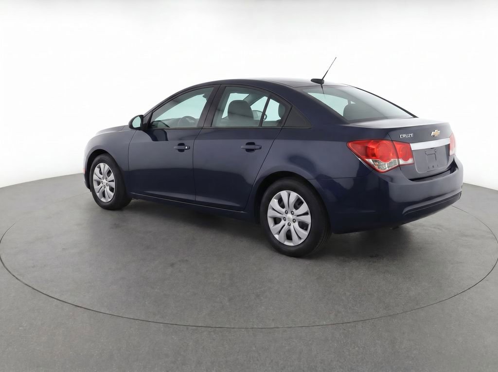 Used 2013 Chevrolet Cruze LS FWD image 3