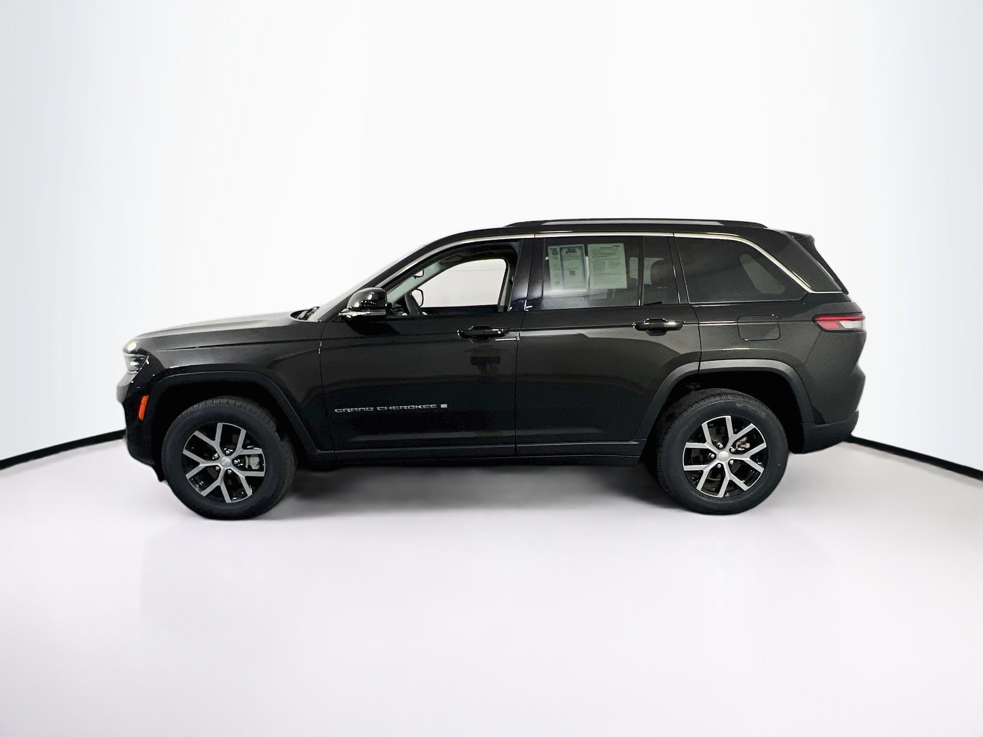 Used 2023 Jeep Grand Cherokee Limited AWD/4WD image 8