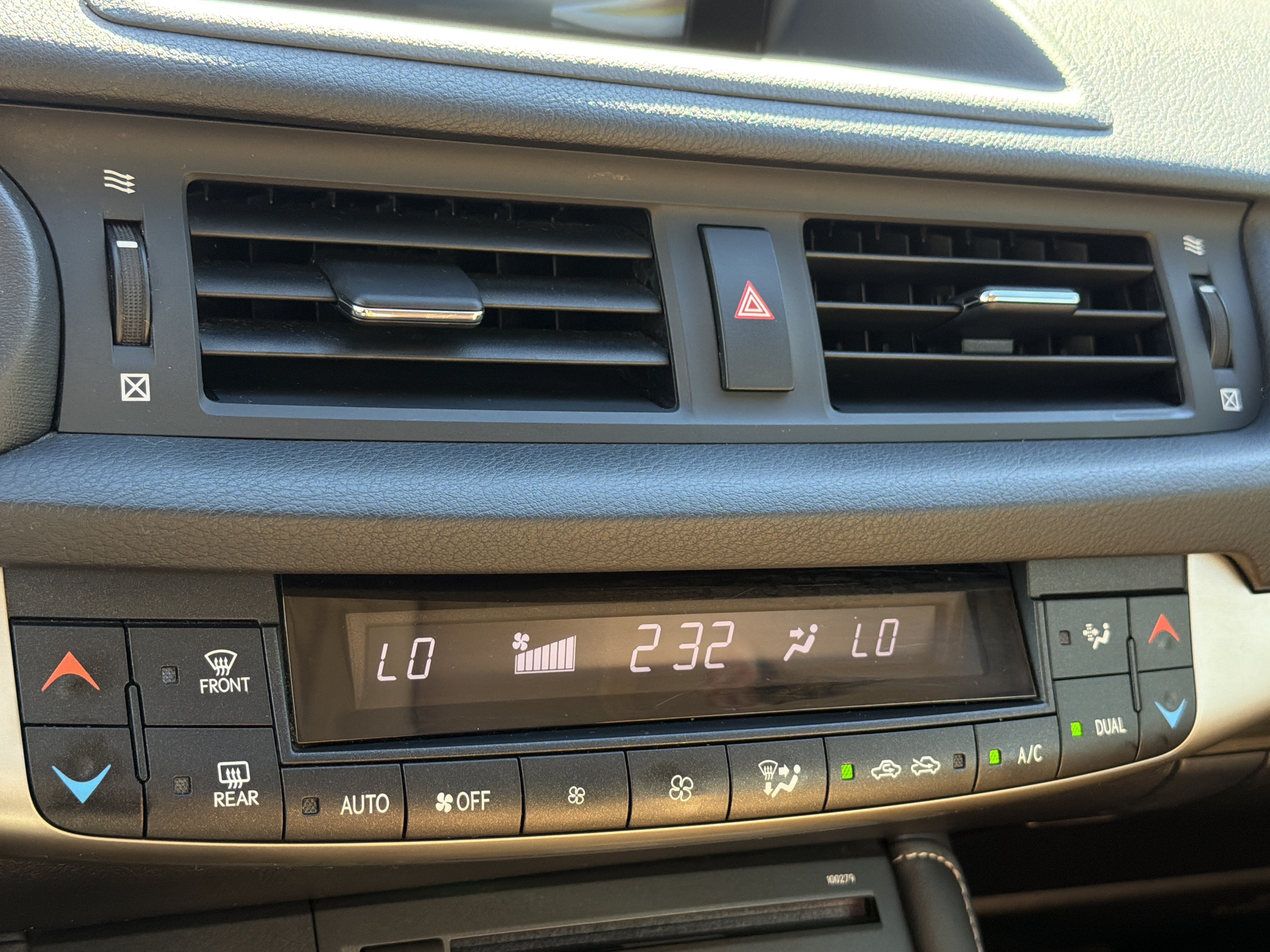 Used 2014 Lexus CT 200h FWD image 22