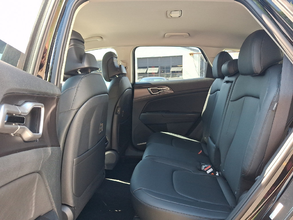 New 2026 Kia Sportage EX FWD image 8