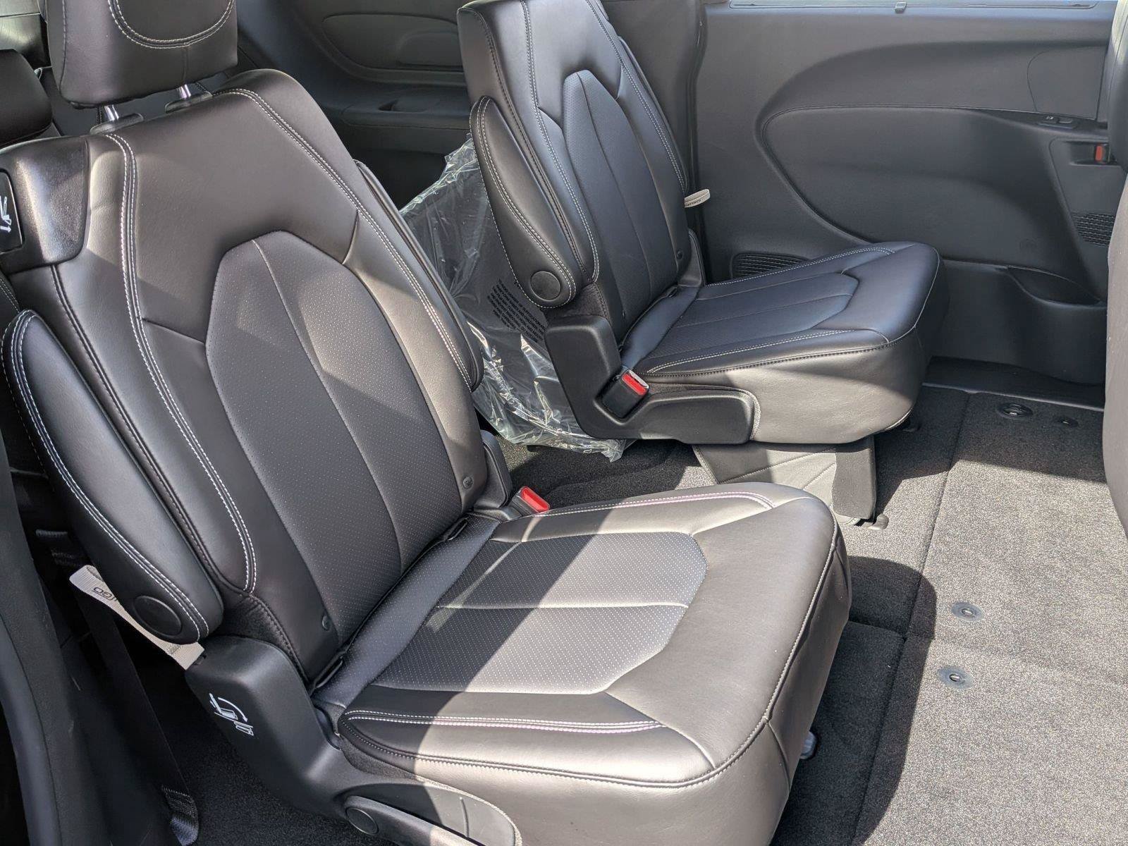 New 2026 Chrysler Voyager LX FWD image 20
