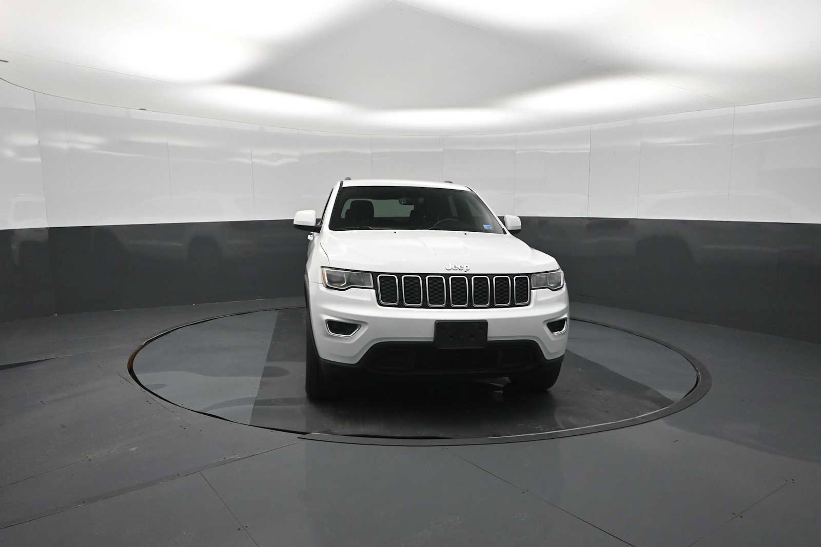 Used 2018 Jeep Grand Cherokee Laredo AWD/4WD image 64