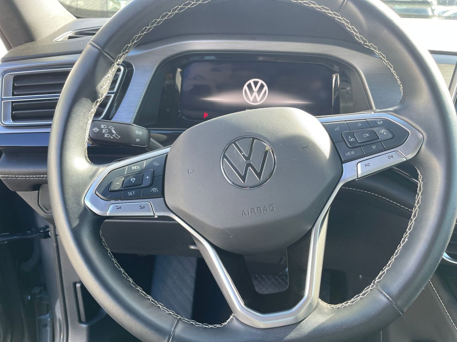 Used 2025 Volkswagen Atlas Cross Sport SE image 28