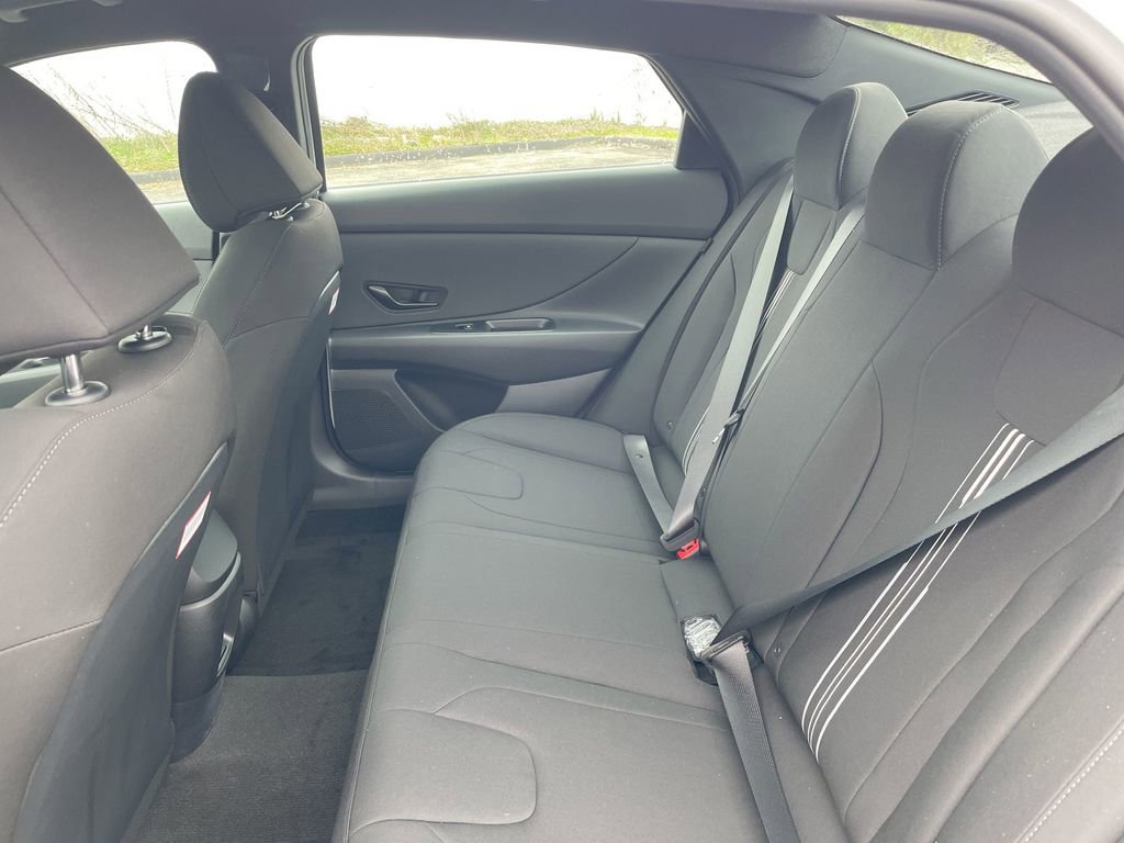 New 2025 Hyundai Elantra SEL image 47