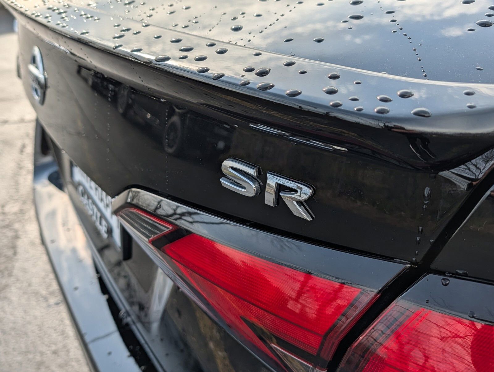 Used 2020 Nissan Versa SR w/ Convenience Package FWD image 11