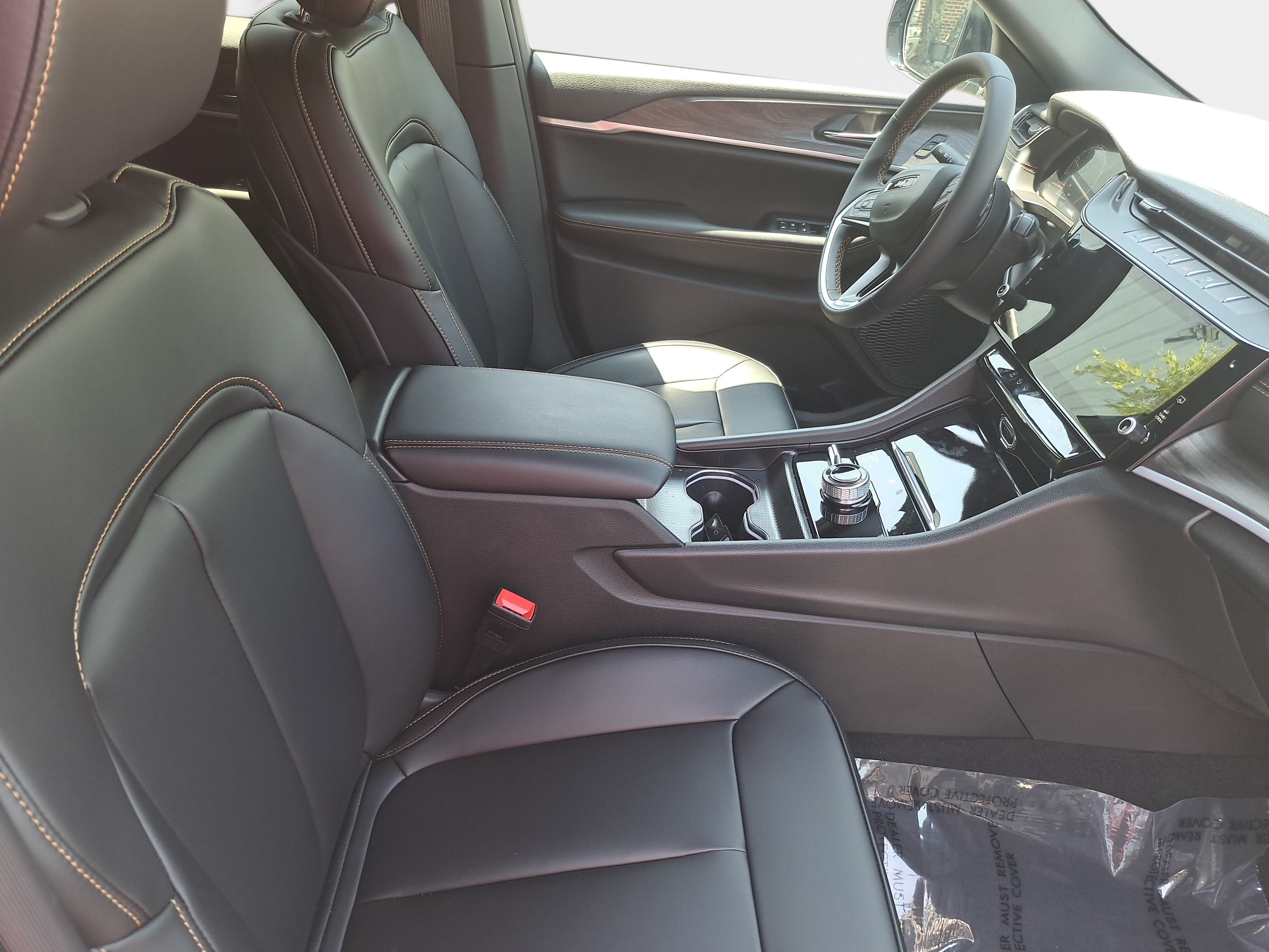New 2026 Jeep Grand Cherokee Limited AWD/4WD image 10