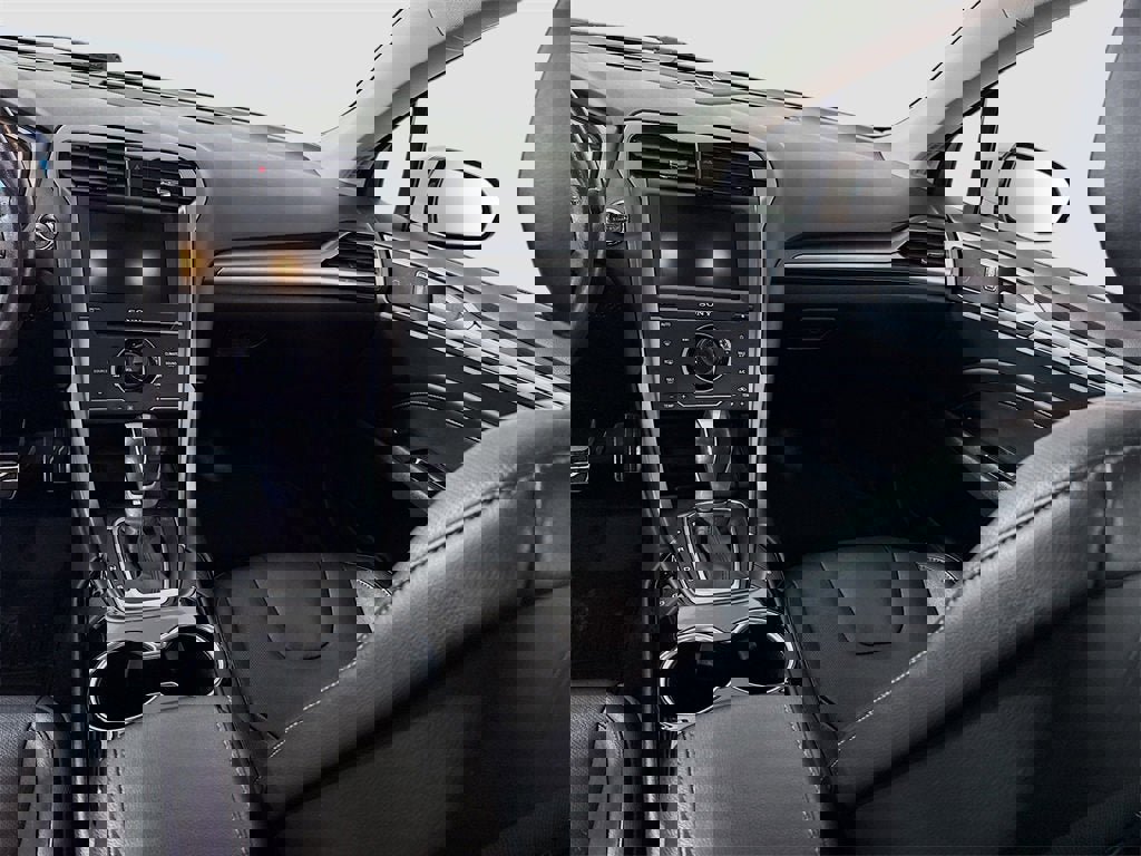 Used 2015 Ford Fusion Titanium image 17