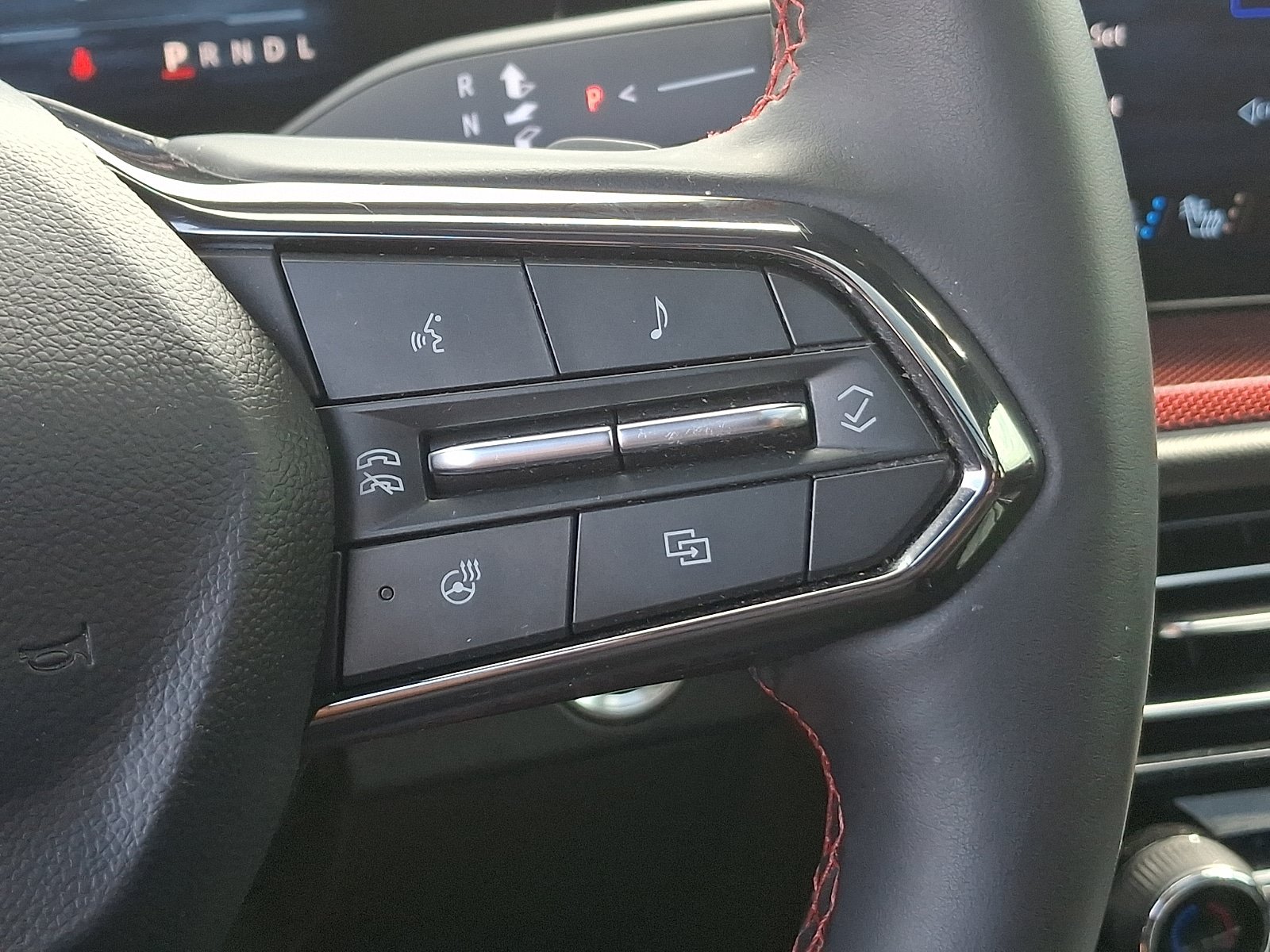 Used 2025 Chevrolet Traverse RS w/ LPO, Floor Liner Package FWD image 24