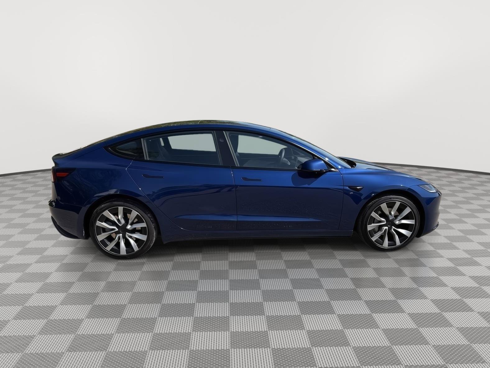 Used 2025 Tesla Model 3 Long Range AWD/4WD image 9