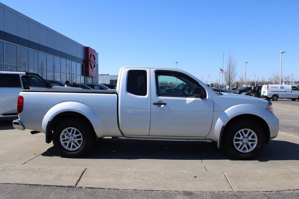 Used 2017 Nissan Frontier SV image 6