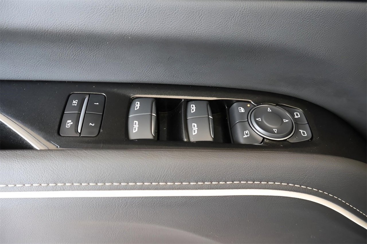 Certified 2024 Cadillac Escalade ESV Premium Luxury image 9