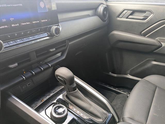 Used 2025 Chevrolet Colorado Trail Boss image 13