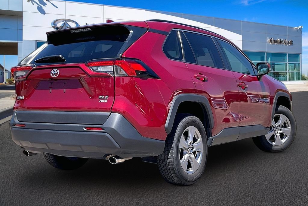 Used 2025 Toyota RAV4 XLE AWD/4WD image 2