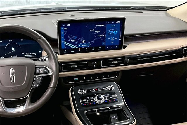 Used 2022 Lincoln Nautilus Reserve w/ Monochromatic Package image 6
