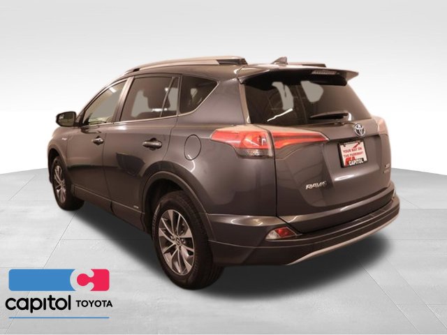 Used 2018 Toyota RAV4 XLE AWD/4WD image 4