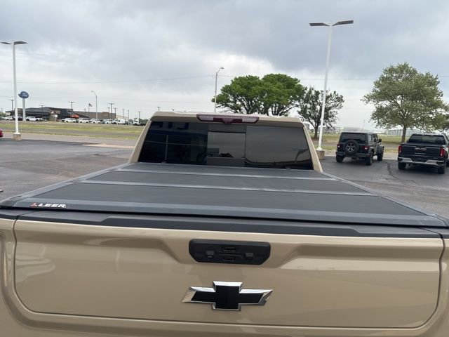 Used 2023 Chevrolet Silverado 1500 ZR2 w/ Technology Package AWD/4WD image 9