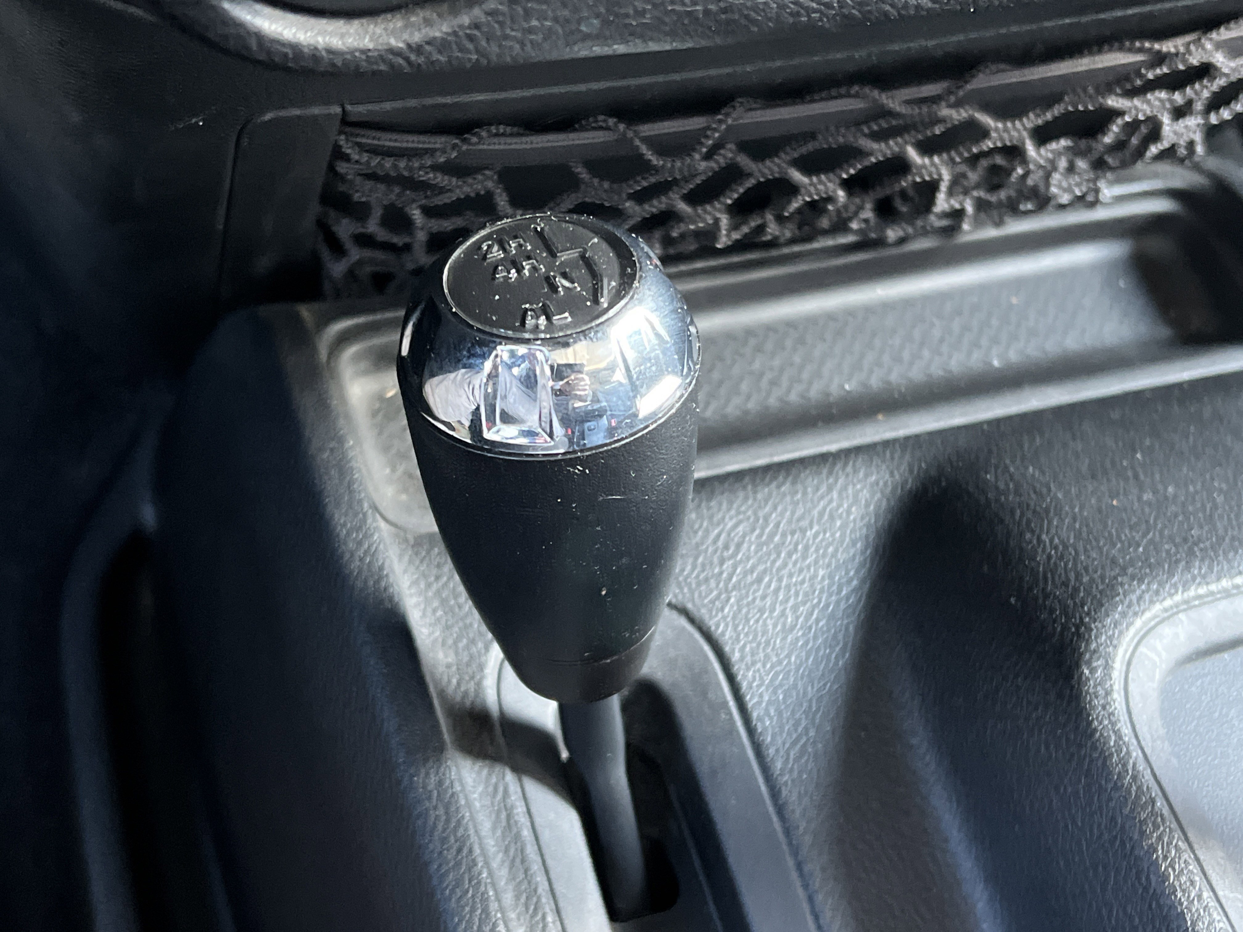 Used 2016 Jeep Wrangler Unlimited Rubicon w/ Connectivity Group image 15