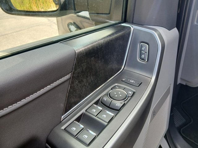 New 2025 Ford F250 XLT w/ Black Appearance Package image 16