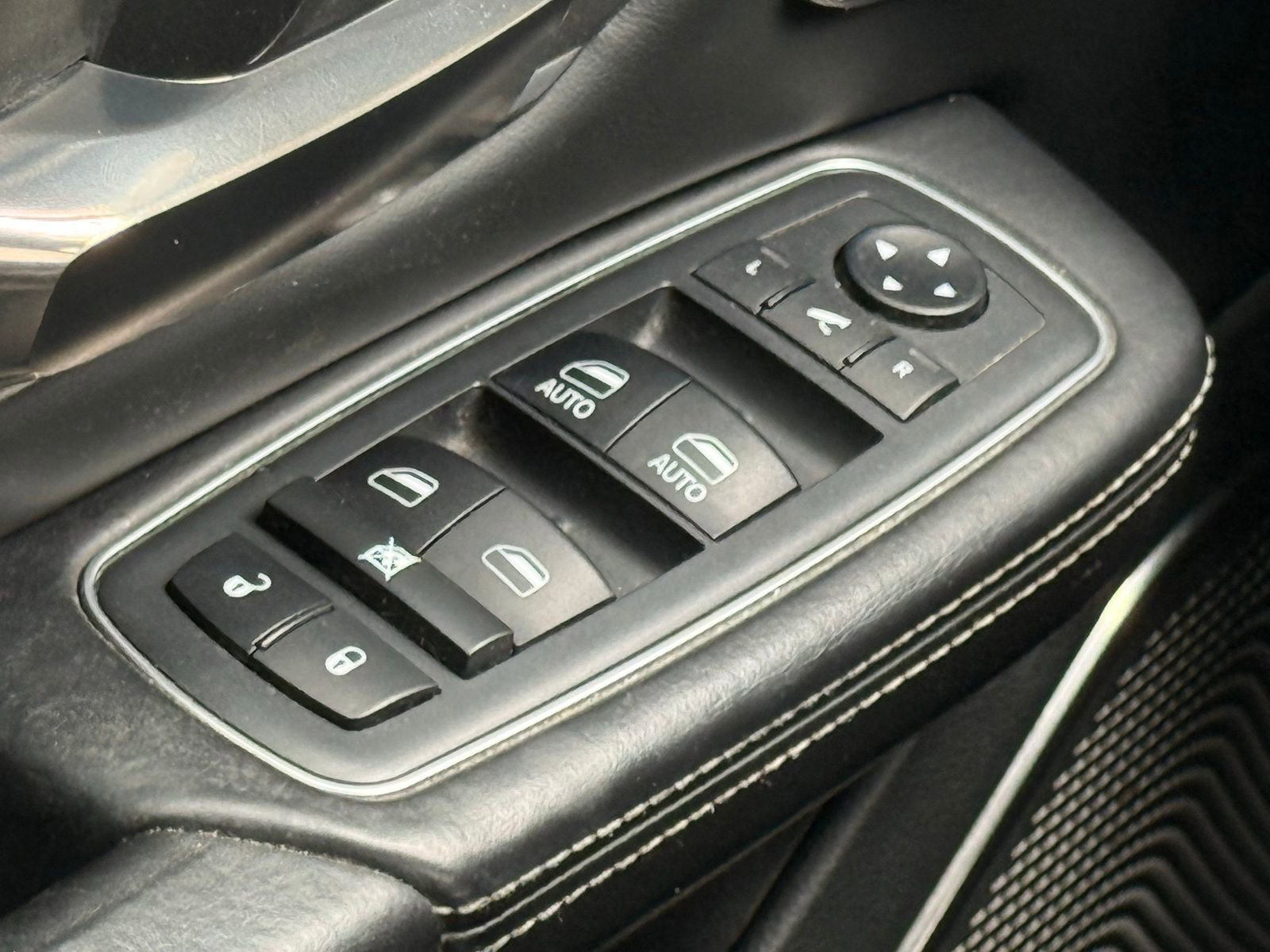 Used 2019 RAM 1500 Limited image 34