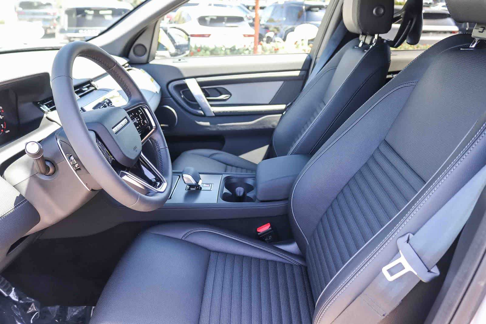 New 2026 Land Rover Discovery Sport Landmark AWD/4WD image 17