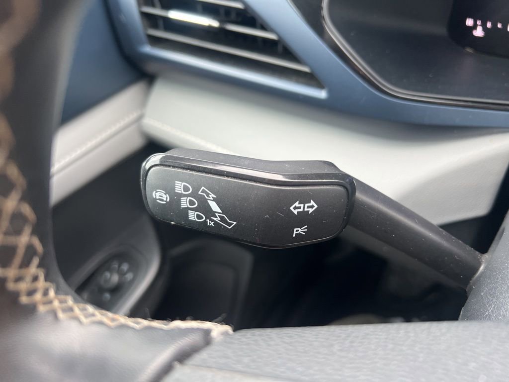 Used 2024 Volkswagen Taos SE image 14