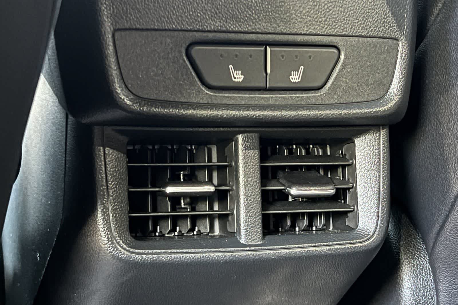 Used 2025 Chevrolet Equinox ACTIV w/ Convenience Package III AWD/4WD image 15