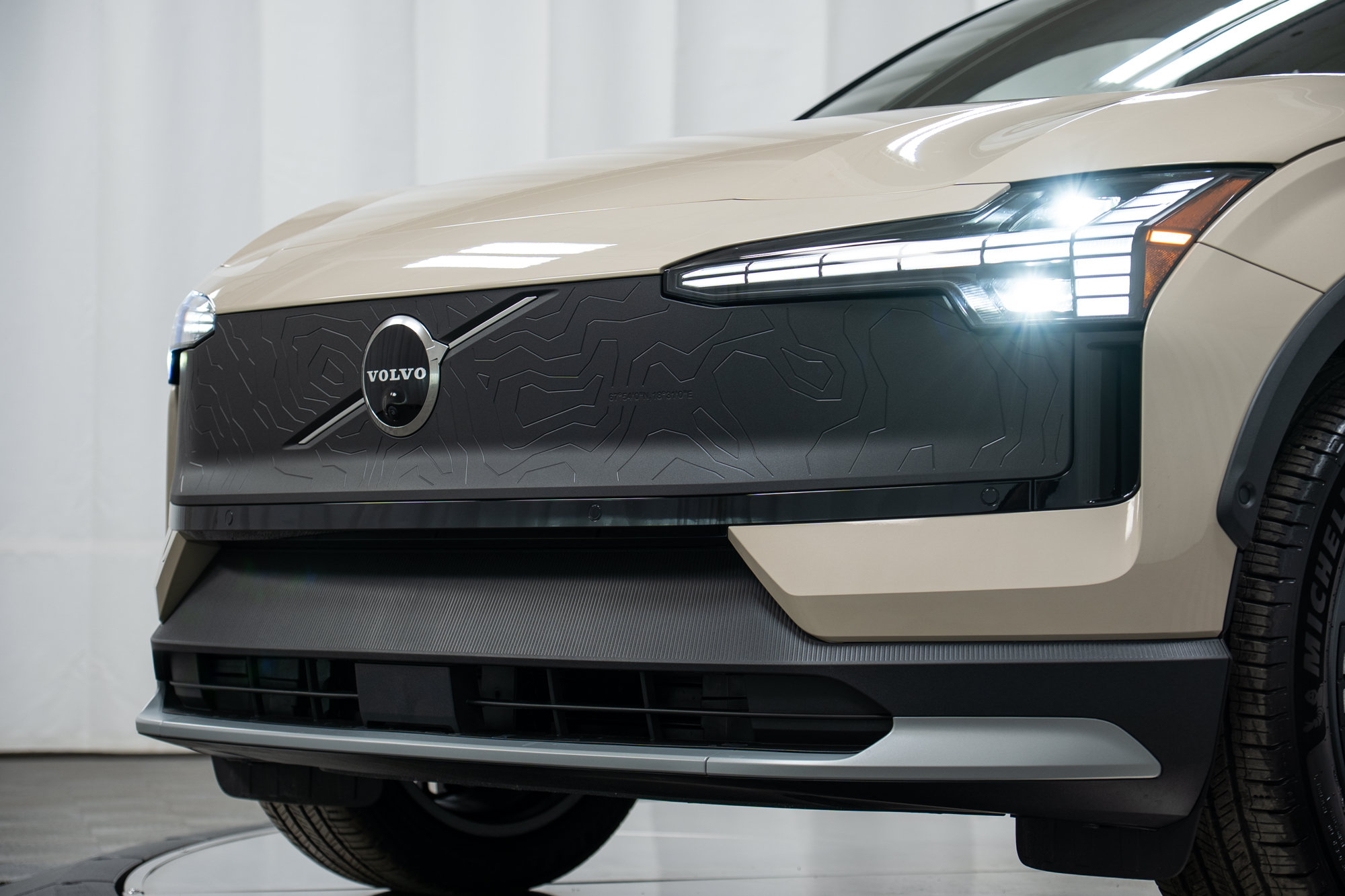 New 2026 Volvo EX30 Cross Country Ultra w/ Protection Package Premier AWD/4WD image 30