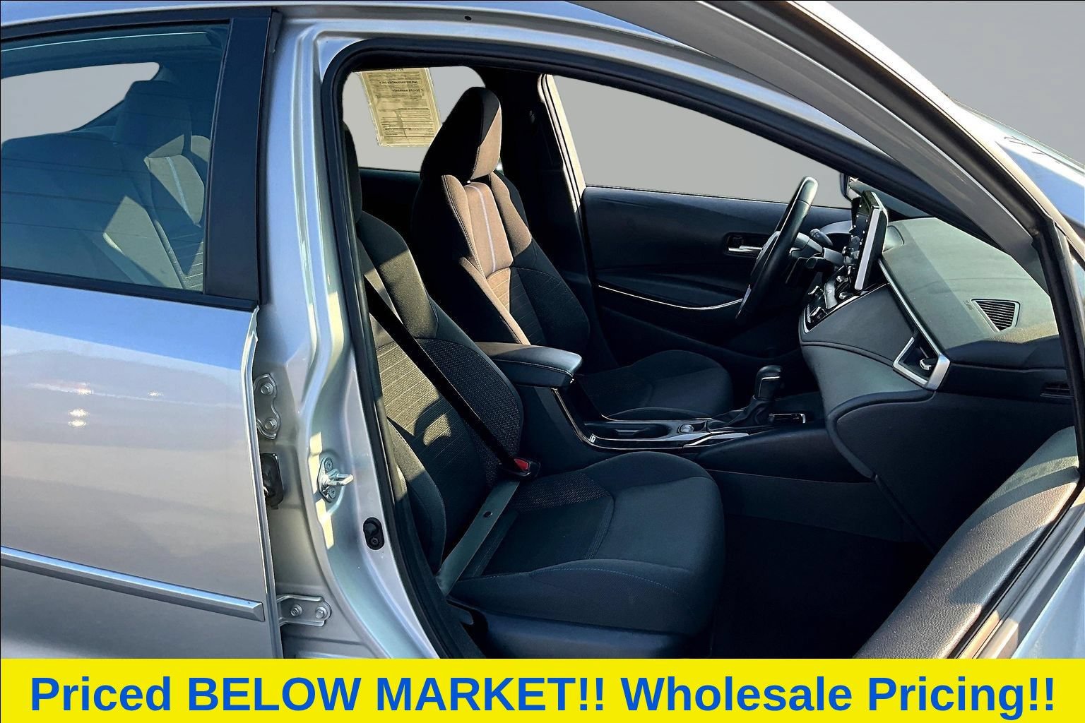 Used 2021 Toyota Corolla SE w/ SE Premium Package FWD image 28