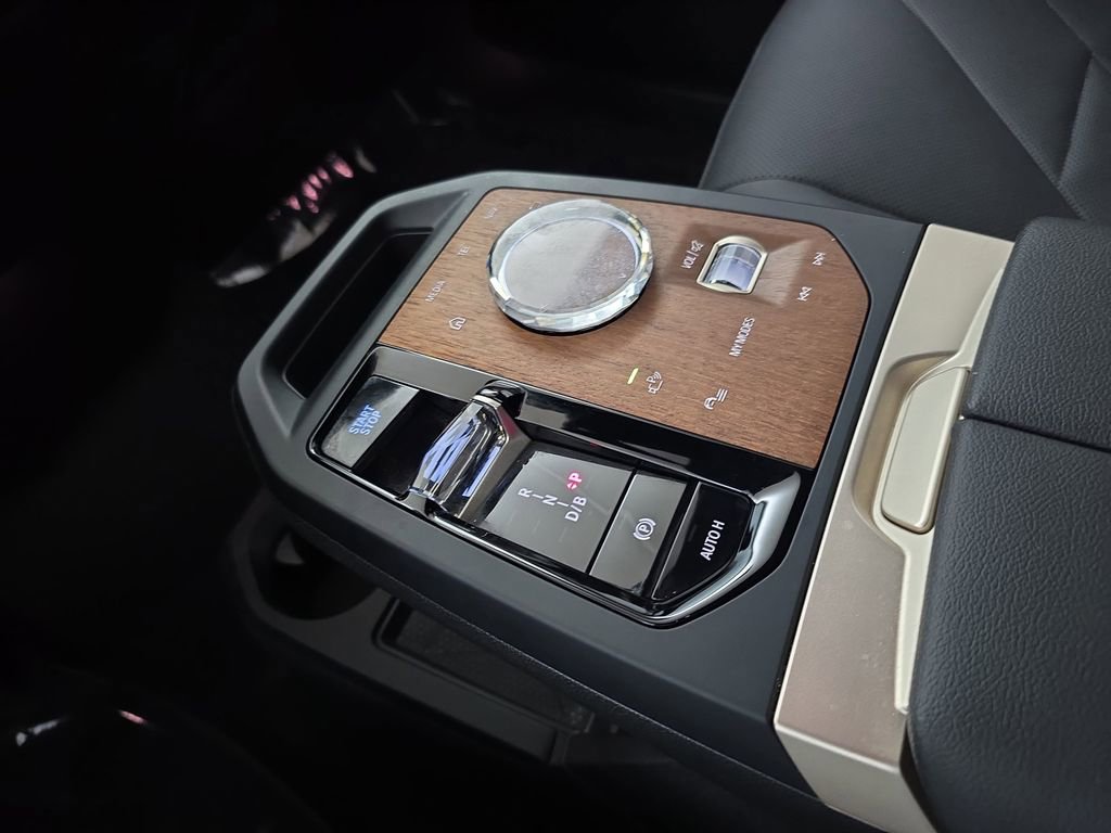 Used 2026 BMW iX xDrive45 w/ Executive Package image 26