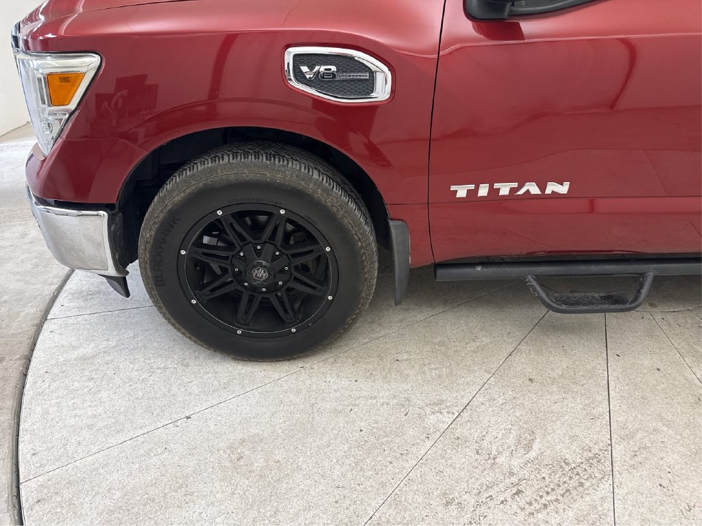 Used 2017 Nissan Titan SV RWD image 13