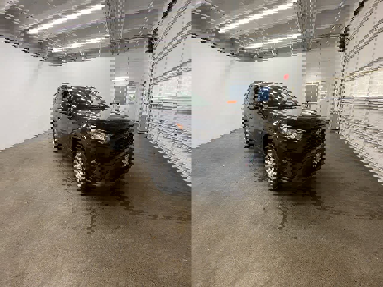 Used 2021 Toyota RAV4 XLE image 8