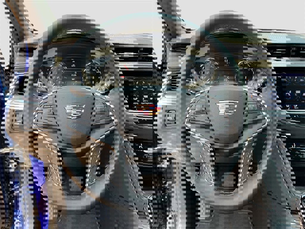 New 2025 Cadillac XT5 Luxury image 11