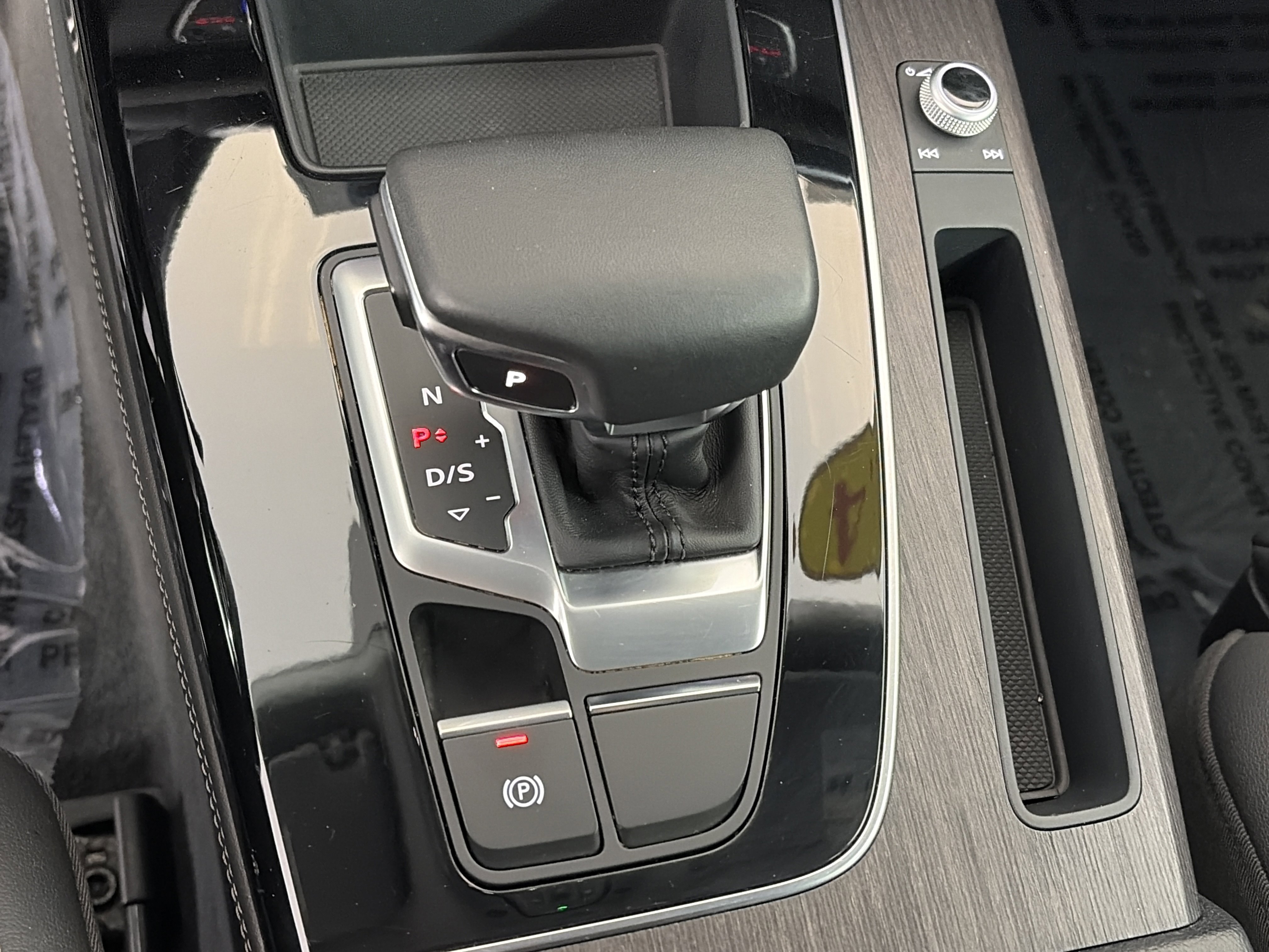 Certified 2024 Audi Q5 2.0T Premium Plus image 28